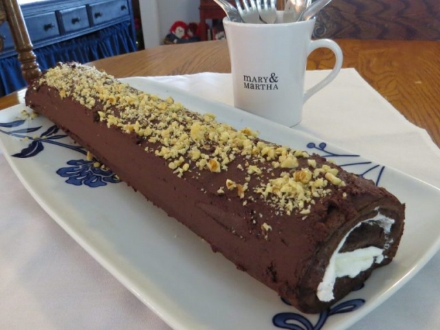chocolate cake roll